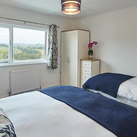 Host & - Fern Lea * Glaisdale