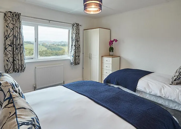 Host & - Fern Lea * Glaisdale