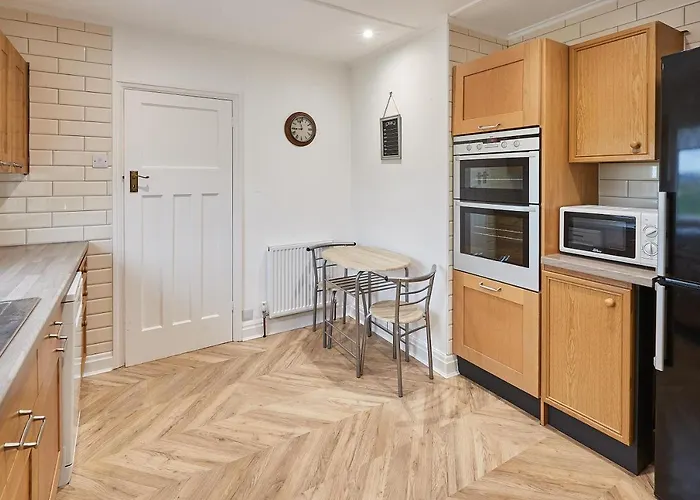 בית נופש Host & - Fern Lea Glaisdale