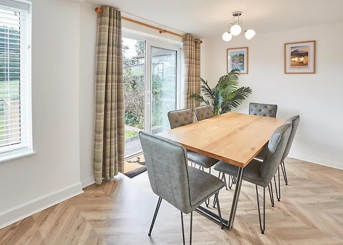 Host & - Fern Lea * Glaisdale